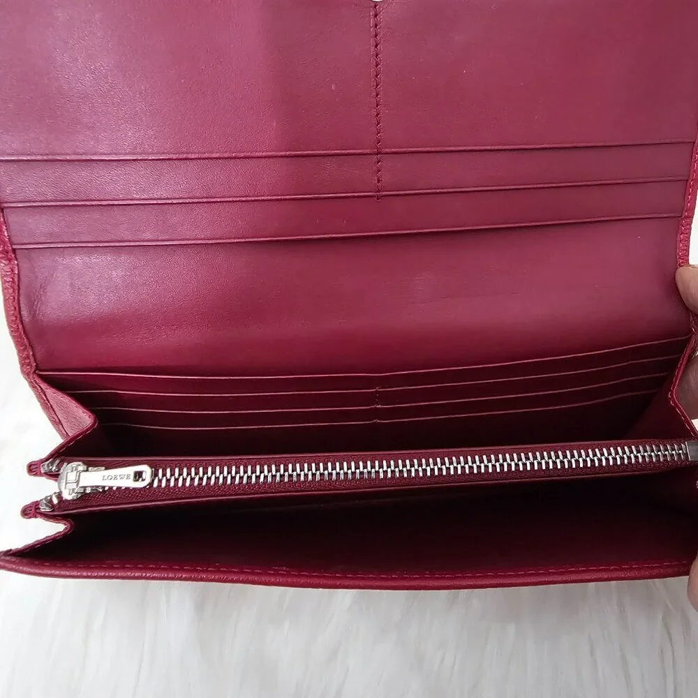 Loewe Pebble Leather Flap Snap Long Red Berry Bi-fold Clutch Continental Wallet